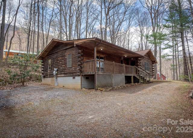 Property at 398 Locust Dr, Maggie Valley, NC 28751, 3 beds, 2 baths