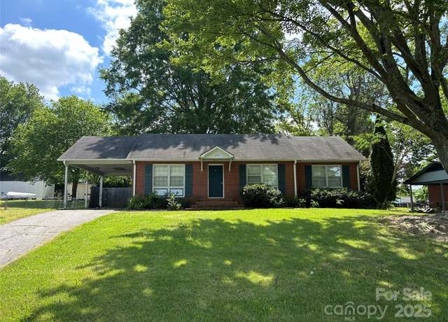 Property at 235 Cherokee Ln, Salisbury, NC 28147, 3 beds, 2 baths