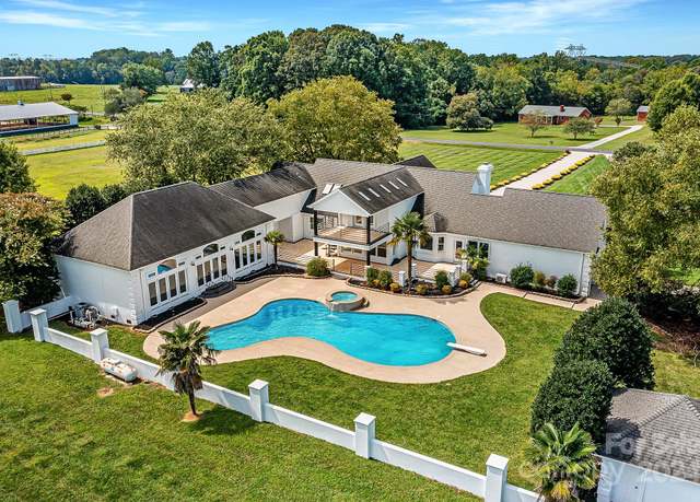 Property at 3245 Jackson Rd, Mooresville, NC 28115, 3 beds, 5 baths