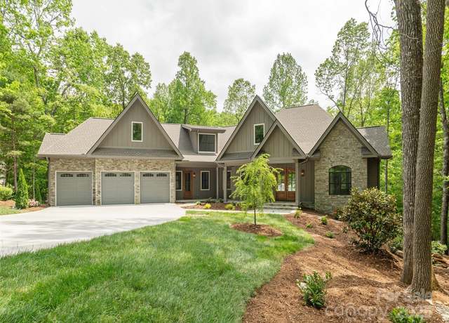 Property at 30 Farwood Ct, Flat Rock, NC 28731, 4 beds, 4.5 baths
