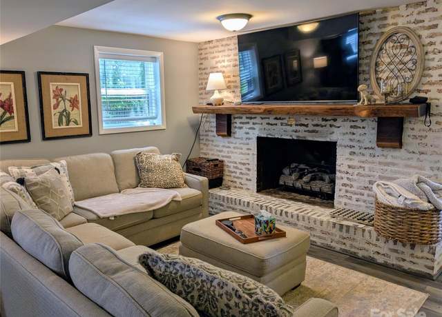 Property at 1501 Old Hickory Grove Rd, Mount Holly, NC 28120, 3 beds, 2 baths