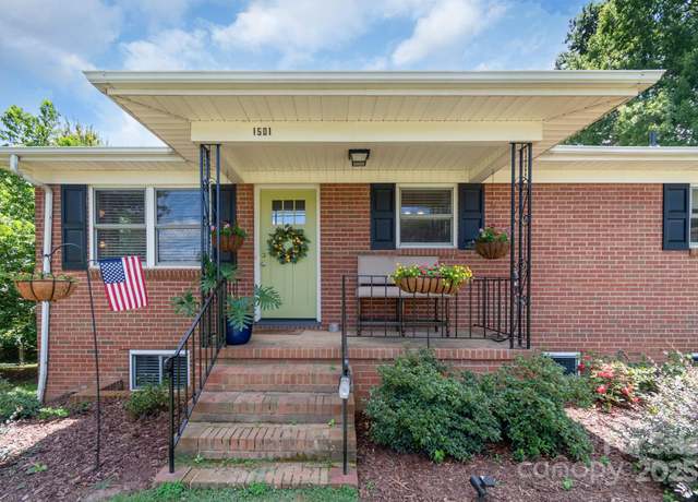 Property at 1501 Old Hickory Grove Rd, Mount Holly, NC 28120, 3 beds, 2 baths