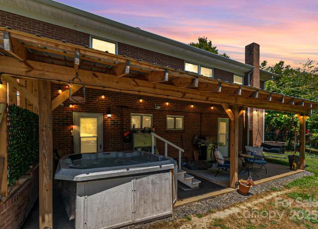 Property at 1501 Old Hickory Grove Rd, Mount Holly, NC 28120, 3 beds, 2 baths