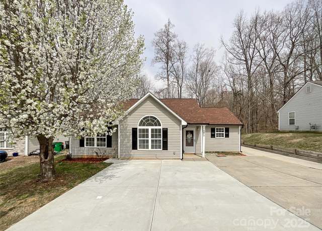 Property at 5610 Stone Bluff Ct, Charlotte, NC 28214, 3 beds, 2 baths