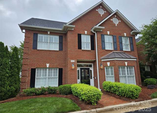 Property at 800 Warrington Pl, Rock Hill, SC 29732, 4 beds, 2.5 baths