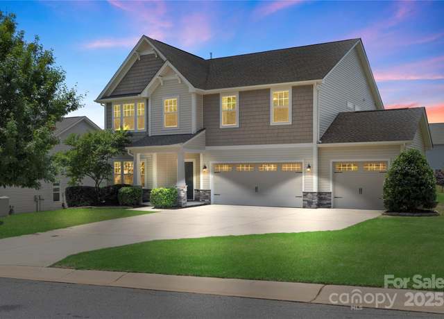 Property at 3211 Gilroy Dr, Fort Mill, SC 29707, 5 beds, 3 baths