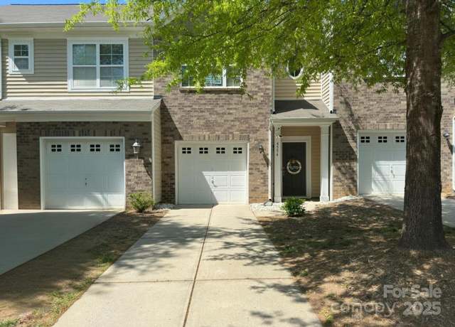 Property at 4554 Craigmoss Ln, Charlotte, NC 28278, 3 beds, 2.5 baths