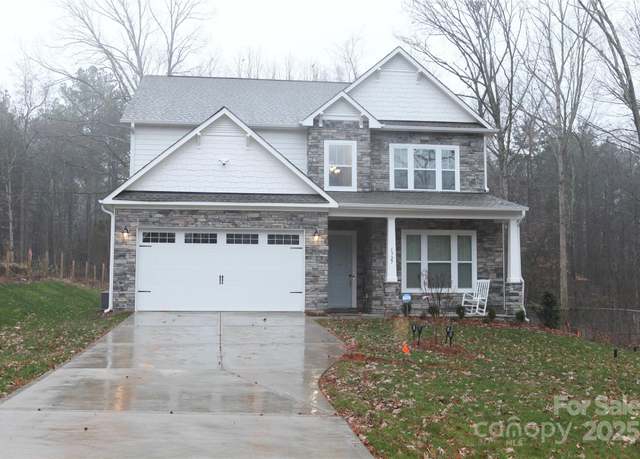 Property at 1727 Grace Ln, Charlotte, NC 28262, 5 beds, 3.5 baths