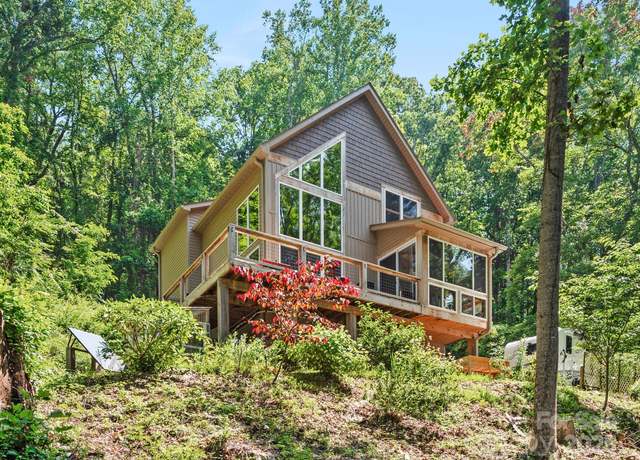 Property at 243 Blueberry Ln, Swannanoa, NC 28778, 2 beds, 3 baths