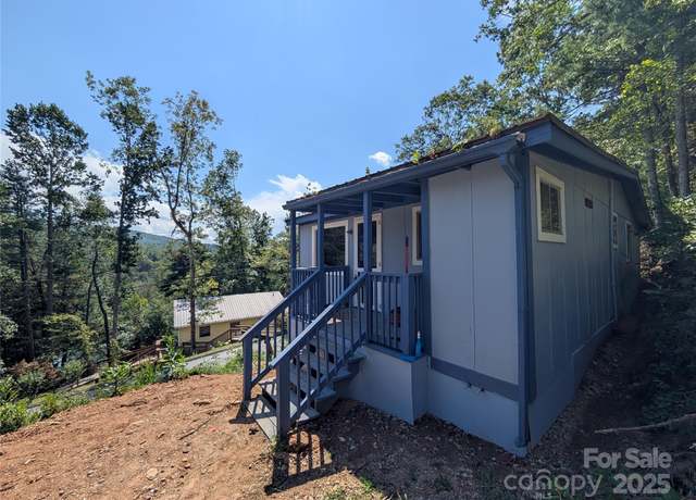 Property at 260 Oak Ridge Rd, Hendersonville, NC 28792, 2 beds, 1 bath