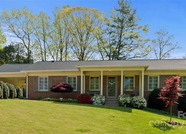 Property at 922 Hawthorne Dr NE, Lenoir, NC 28645, 3 beds, 3 baths