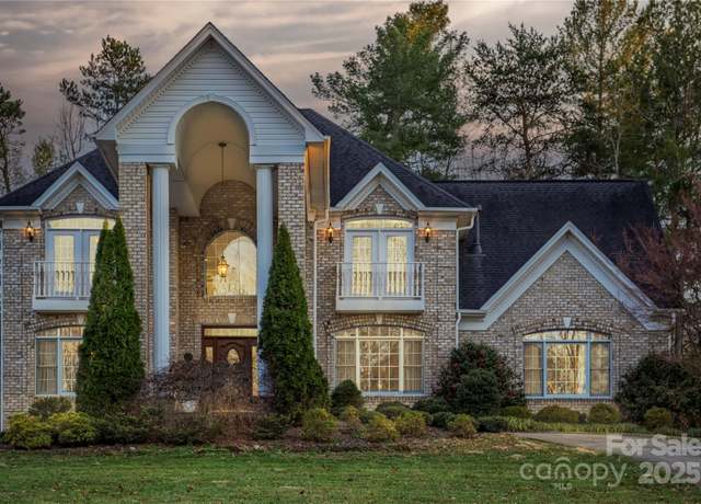 Property at 510 SE Stonecroft Ct SE #32, Lenoir, NC 28645, 4 beds, 4 baths