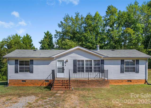 Property at 953 Bollinger Pond Dr, Clover, SC 29710, 3 beds, 2 baths