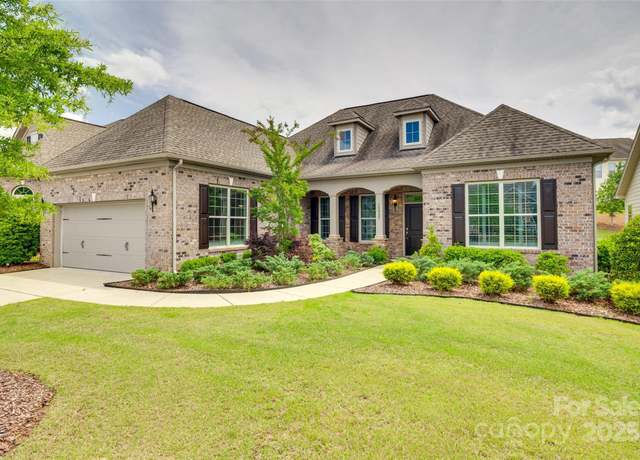 Property at 15927 Vale Ridge Dr, Charlotte, NC 28278, 3 beds, 2.5 baths