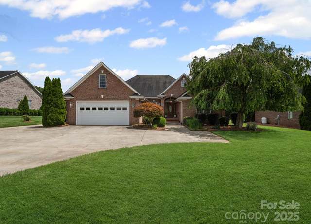 Property at 2872 Wheat Field Ct, Lincolnton, NC 28092, 3 beds, 2 baths