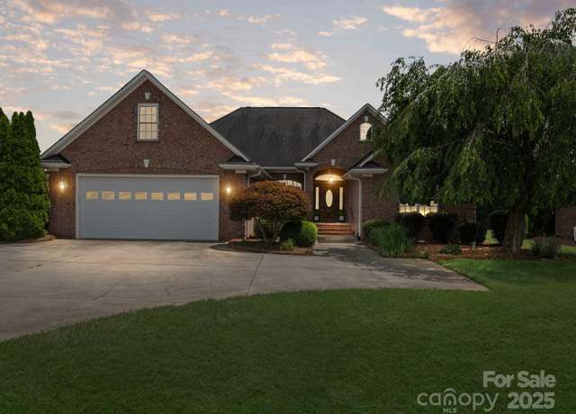 Property at 2872 Wheat Field Ct, Lincolnton, NC 28092, 3 beds, 2 baths