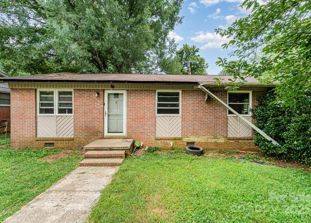 Property at 1229 Elizabeth Ave, Statesville, NC 28677, 3 beds, 1.5 baths
