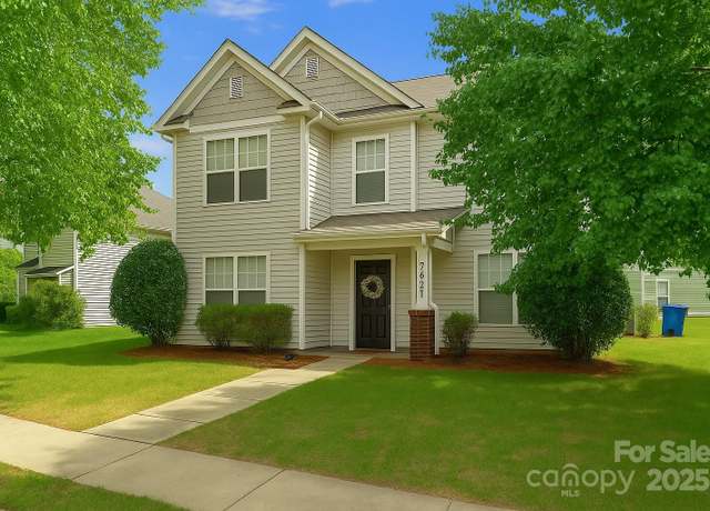 Property at 7621 Rolling Meadows Ln, Huntersville, NC 28078, 3 beds, 2.5 baths