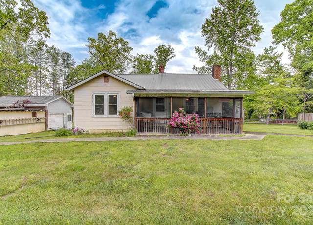 Property at 54 Green Haven Ln, Hendersonville, NC 28791, 2 beds, 1 bath