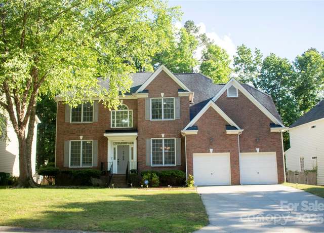Property at 7708 Harrington Woods Rd, Charlotte, NC 28269, 5 beds, 3 baths