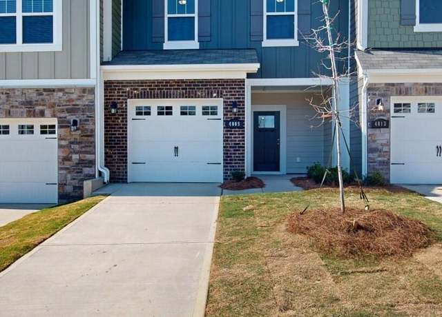 Property at 4009 Lawnview Dr, Charlotte, NC 28269, 3 beds, 2.5 baths