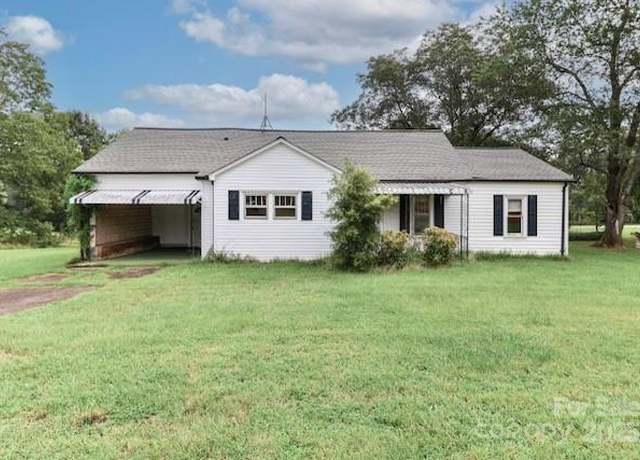 Property at 4320 Taylorsville Hwy, Statesville, NC 28625, 2 beds, 1 bath