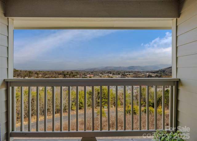 Property at 59 Rotunda Cir, Asheville, NC 28806, 3 beds, 3 baths
