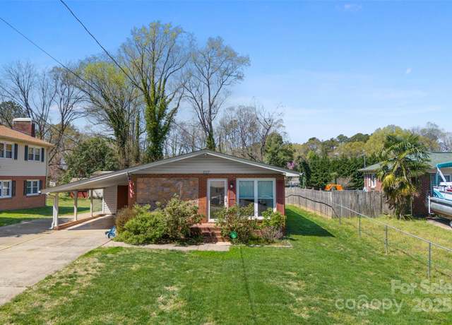 Property at 207 N Sims St, Kings Mountain, NC 28086, 3 beds, 1 bath