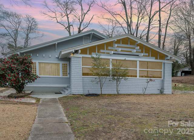 Property at 422 Lee Ave, Wadesboro, NC 28170, 3 beds, 2.5 baths
