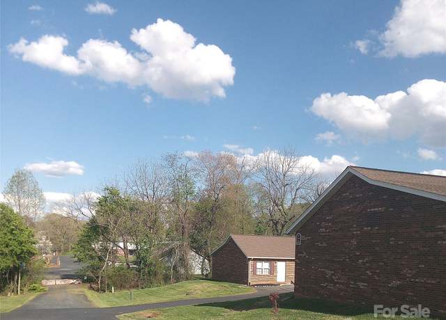 Property at 120 24th Street St, Hickory, NC 28601, 2 beds, 1.5 baths