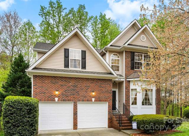 Property at 8619 Delamere Ln, Charlotte, NC 28269, 5 beds, 4 baths