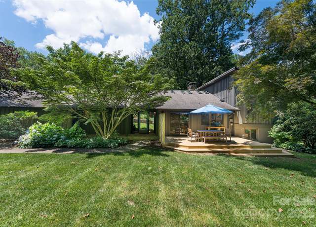 Property at 33 Deerhaven Ln, Asheville, NC 28803, 4 beds, 3.5 baths