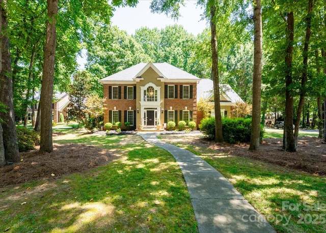 Property at 3602 Newchurch Cir, Charlotte, NC 28269, 4 beds, 3.5 baths