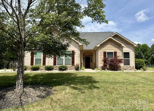Property at 8429 Olde Stonegate Ln, Mint Hill, NC 28227, 3 beds, 2 baths