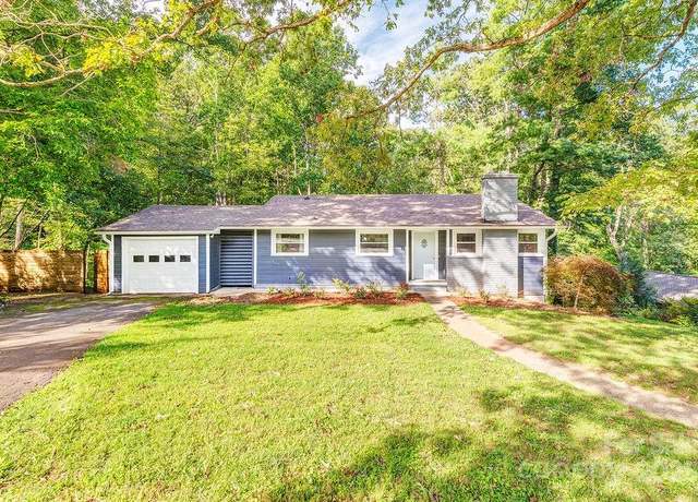 Property at 15 Valle Vista Dr, Asheville, NC 28804, 3 beds, 2 baths