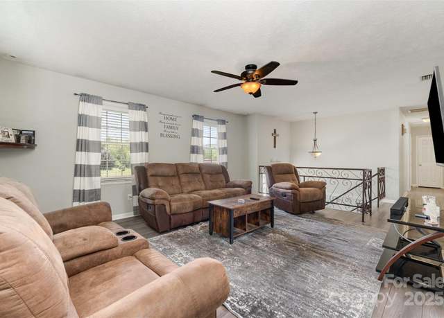 Property at 220 Hilltop St, Connelly Springs, NC 28612, 3 beds, 1.5 baths