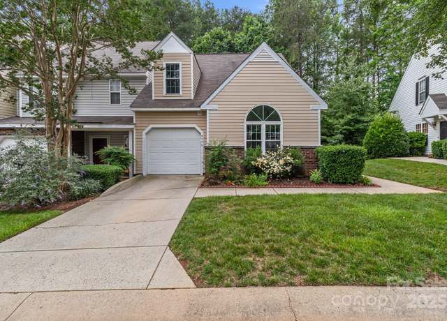 Property at 4557 Panther Pl, Charlotte, NC 28269, 3 beds, 2 baths