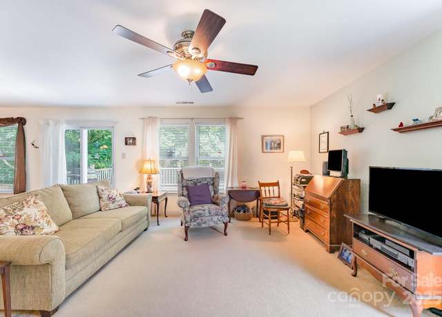 Property at 4462 Kellybrook Dr, Concord, NC 28025, 3 beds, 2.5 baths