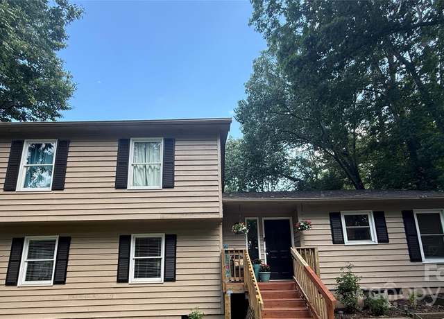 Property at 9111 Windjammer Dr, Tega Cay, SC 29708, 3 beds, 2.5 baths