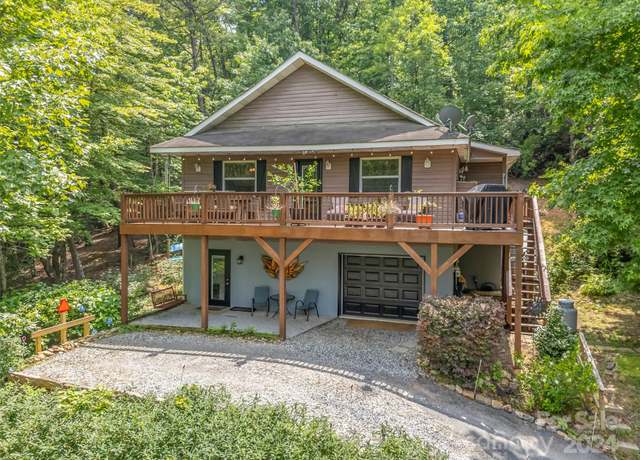 Property at 264 Oriole Dr, Lake Lure, NC 28746, 3 beds, 2.5 baths