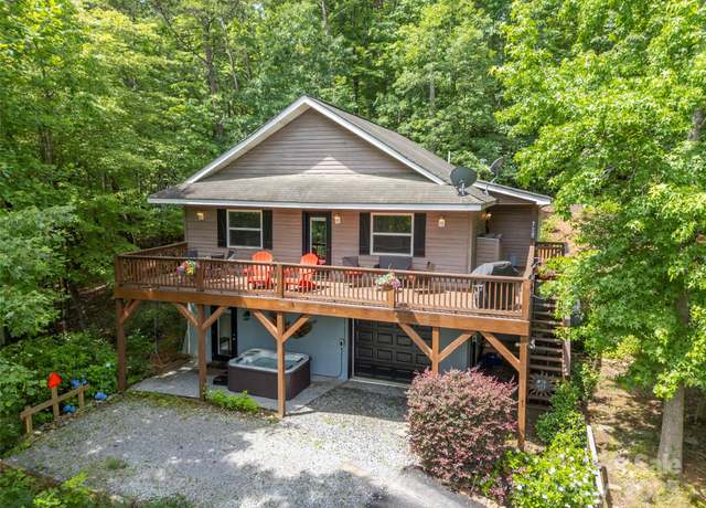 Property at 264 Oriole Dr, Lake Lure, NC 28746, 3 beds, 2.5 baths