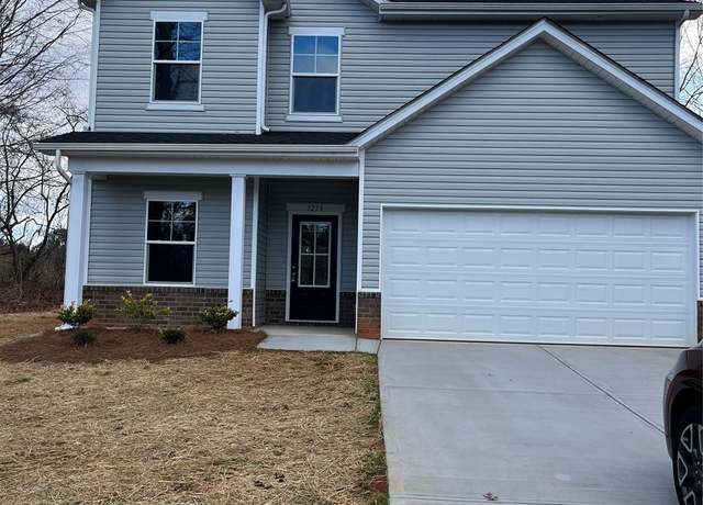 Property at 3258 Killian Rd, Lincolnton, NC 28092, 4 beds, 2.5 baths