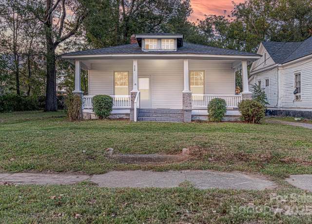 Property at 319 Chestnut St, Rock Hill, SC 29730, 3 beds, 2 baths