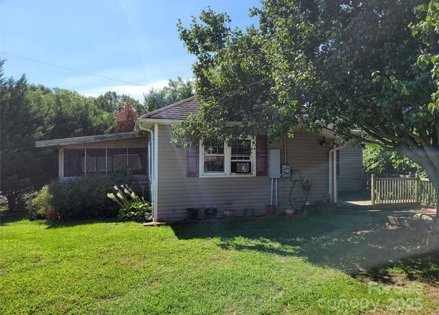 Property at 1884 Hilltop Cir, Gastonia, NC 28054, 2 beds, 1 bath