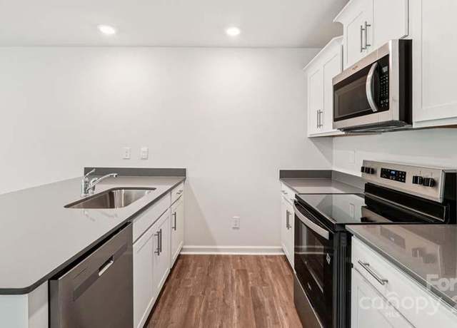 Property at 5908 Faron Way, Charlotte, NC 28262, 4 beds, 2.5 baths