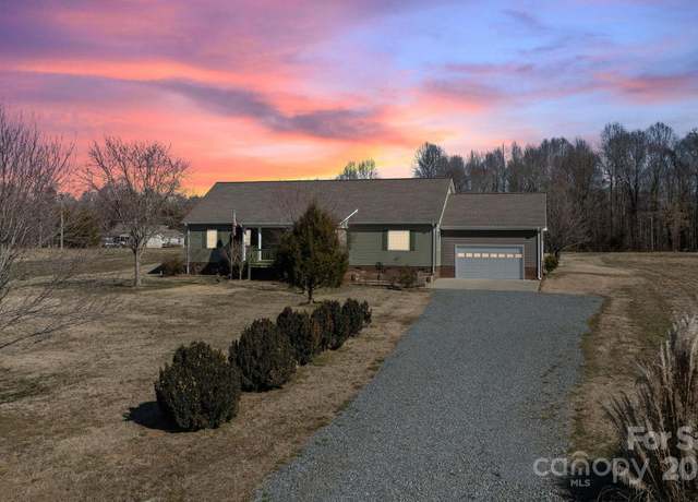 Property at 261 Nabors Rd, Statesville, NC 28677, 3 beds, 2.5 baths