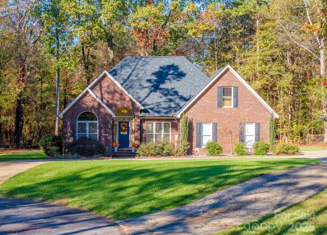 Property at 10032 Hunters Trace Dr, Concord, NC 28027, 3 beds, 2.5 baths