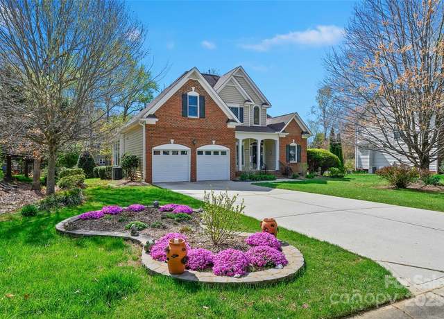 Property at 2740 Cameron Commons Way, Matthews, NC 28104, 4 beds, 2.5 baths