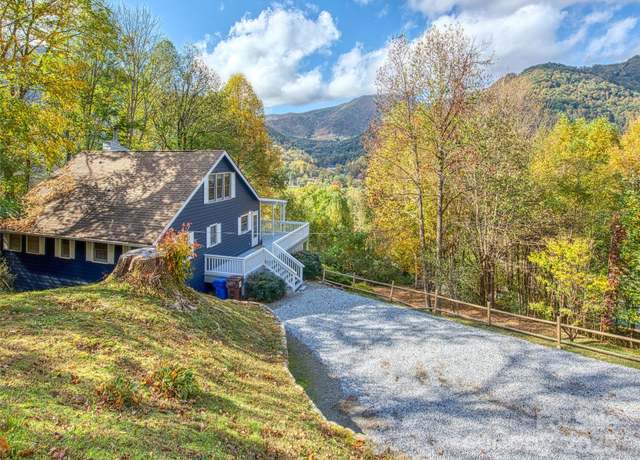 Property at 514 Rocky Top Rd, Maggie Valley, NC 28751, 2 beds, 3 baths