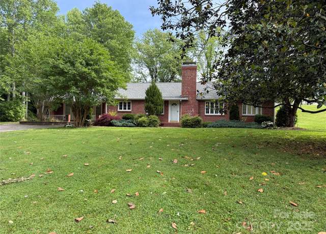 Property at 3586 US 70 Rd W, Marion, NC 28752, 3 beds, 2 baths